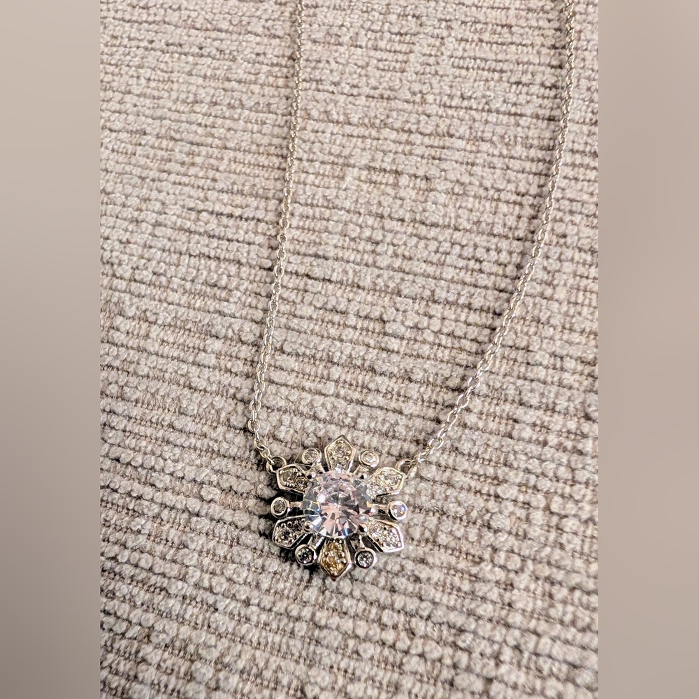 Brand New with Tags Silver Snowflake Pendant Necklace